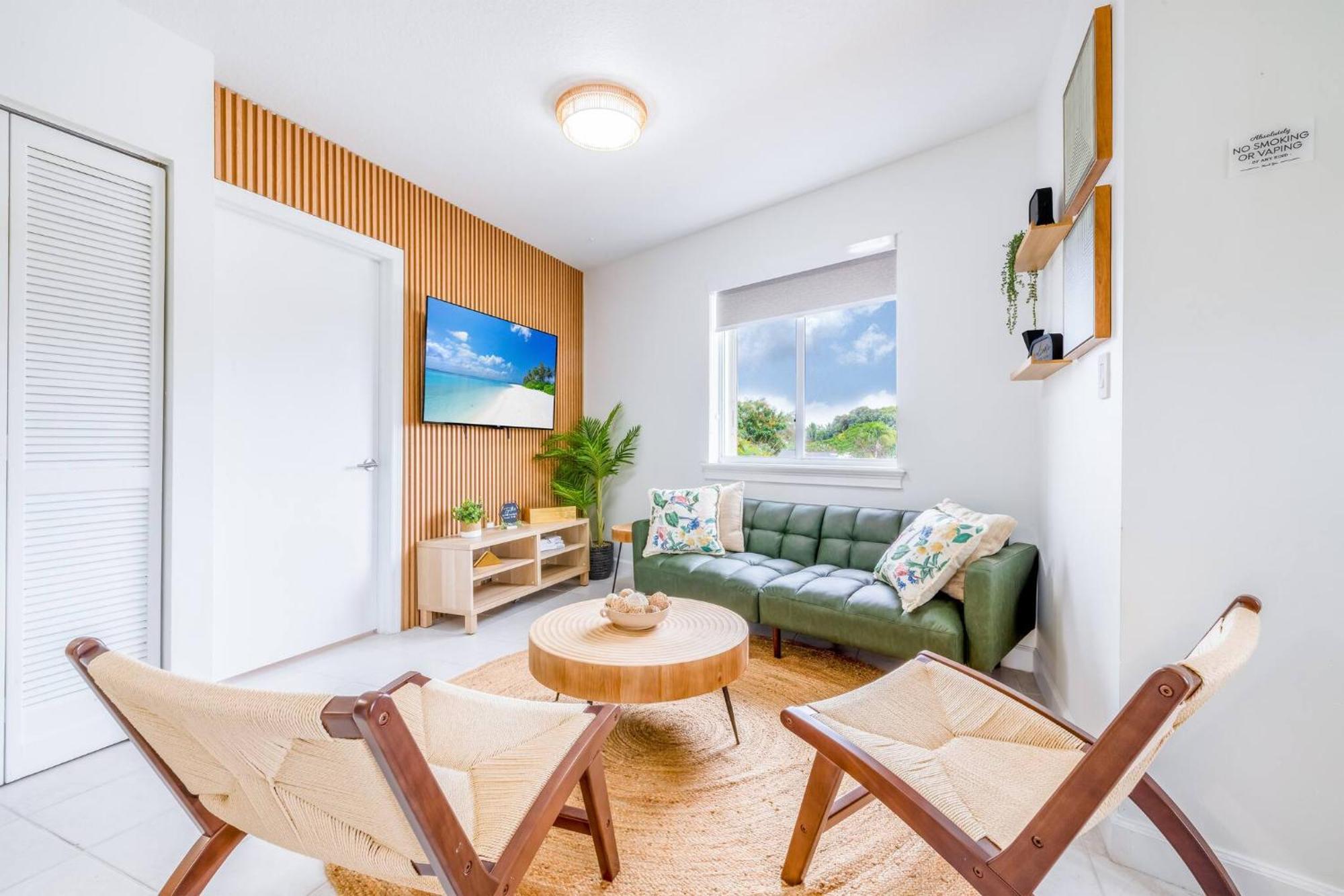 Tropical | 8ppl | Location | Parking | Laundry Miami