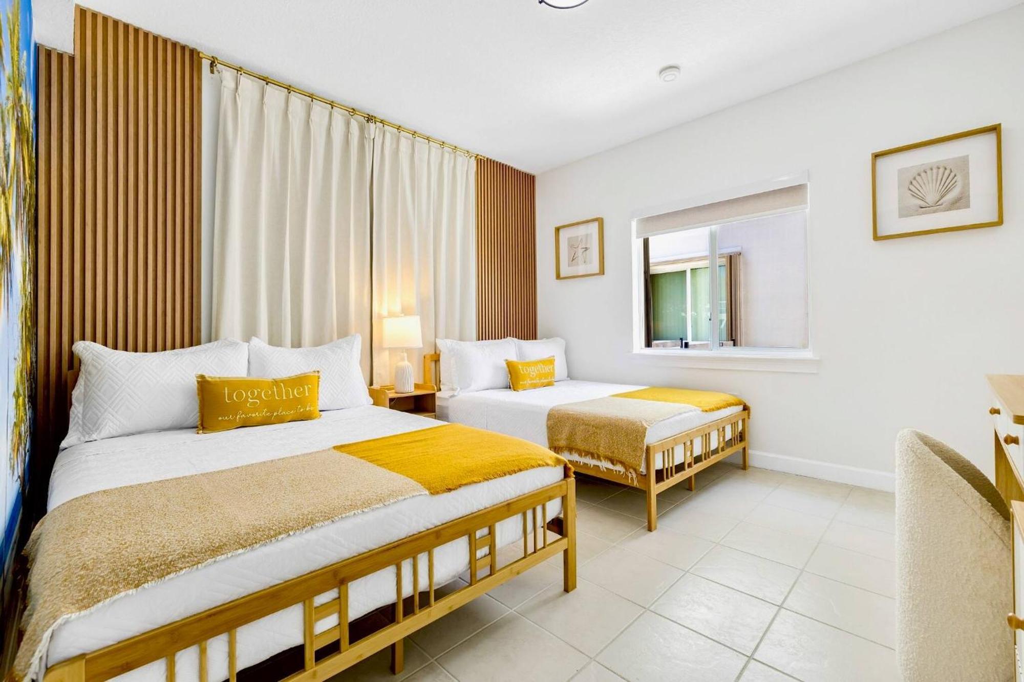 Tropical | 8ppl | Location | Parking | Laundry *